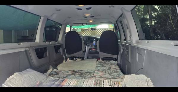Ford Econoline E150 XLT - $7,600 (petaluma)63624010407553122
