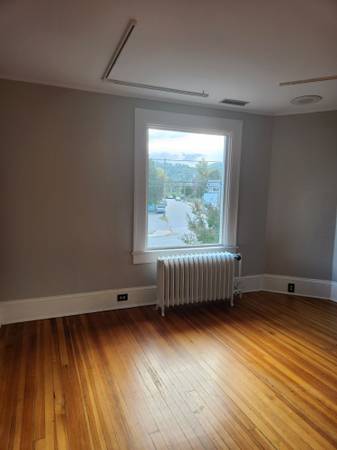 $1,295 Just Starting Out or Starting Over? Office Space for Rent (Near Downtown Asheville)64029205128065122