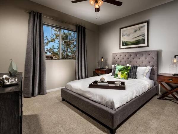 $3,397 / 3br - 1351ft2 - Full Size Washer and Dryer, Pool & Spa, Walk-In Closets (2460 South Rubel Way)63663837113985124