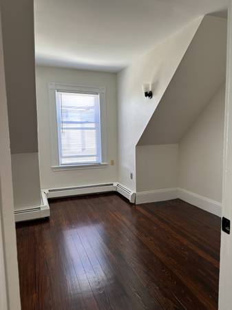 $4,000 / 4br - 1750ft2 - 4 BED 1.5 BATH 2 LEVELS (Winthrop)63931251348099122