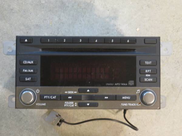 Subaru Factory Stereo- Excellent Condition 1