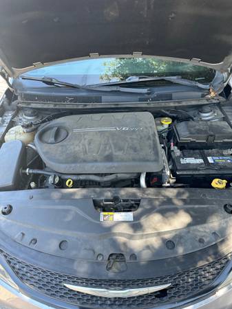 2015 Chrysler 200s - $5.500 (morgan hill)63472784084739123