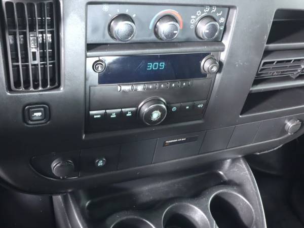 2013 Chevrolet Express - Photo 13