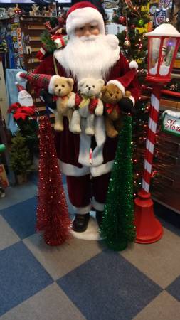 SANTA-CLAUSE-VERY-TALL 1