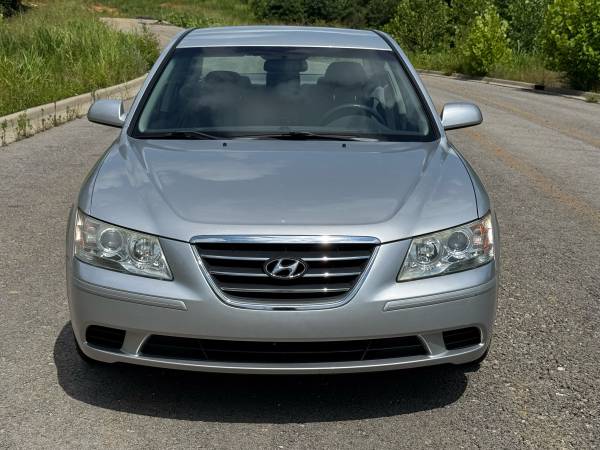 2009 Hyundai Sonata *Aire acondicionado frío* *133 mil millas* - $5,500 (Brooks)63621785604865121