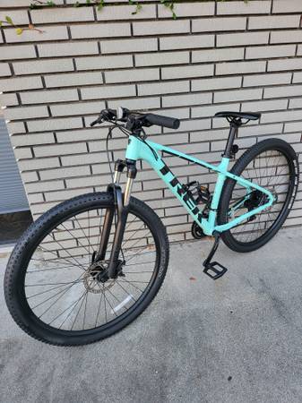 Trek 29er mountain bike Size medium 1