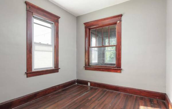 $1,200 / 2br - ¡Hogar recién renovado de 2 habitaciones y 1 baño en alquiler! (Fords, NJ)63676380959747123