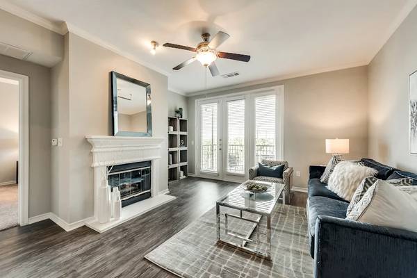 Upscale 1 Bedroom With A Study!  Private Garage! Amazing Skyline Views 1