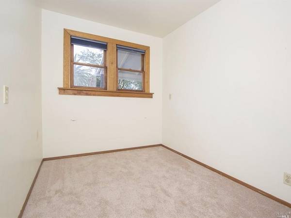 $3,650 / 3br - Charming 3 bedroom home walking distance to everything! (novato)63868037545091122