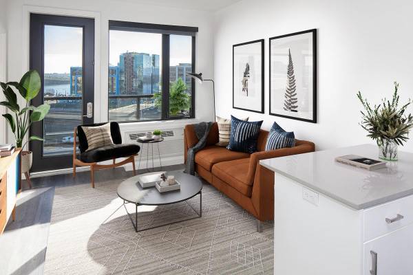 $1,978 / 1br - 661ft2 - You'll fall in LOVE with the VIEW! Lease Today! Convenient Location! (Esther Short)63672582705283122