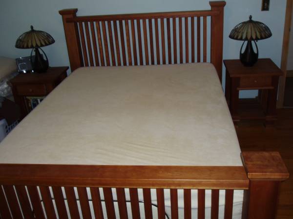 SERTA  QUEEN MEMORY FOAM MATTRESS 1