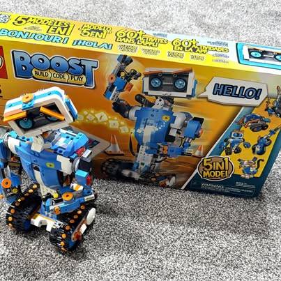 Retired LEGO Boost Creative Toolbox 17101 Robot 1