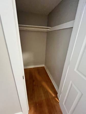 $1,925 / 1br - 896ft2 - Ático de un dormitorio reformado en Maple St. Florence (Maple Street Florence MA)64017046028289122