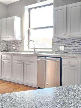 $2,175 / 3br - 1545ft2 - Spacious Duplex $2,175 a month 3 BR and 2.5Baths (Hyde Park)64041643310082121