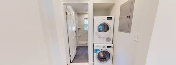$3,000 / 2br - Newton Waban w/ In-Unit Laundry – Available Now (Newton)63996834103811123