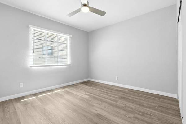 Perfect Bungalow home!  2 Bedroom 1 bath plus 6 weeks free !! 1