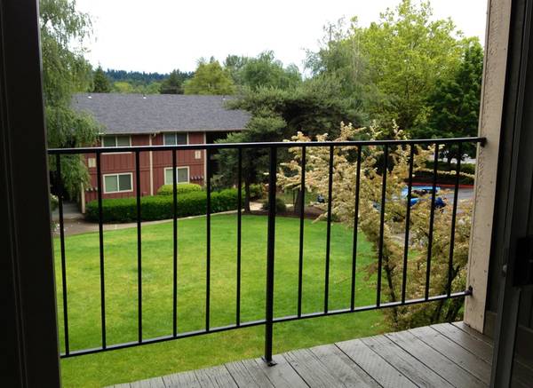 $1,150 GET 1 MONTH OFF NOW! + Garage Space, Full-time Maint. & Management (North Clackamas)63615726731265124