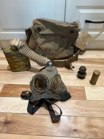 Máscara de gas del ejército de EE. UU. - $125 (Bay View)63471071143427121