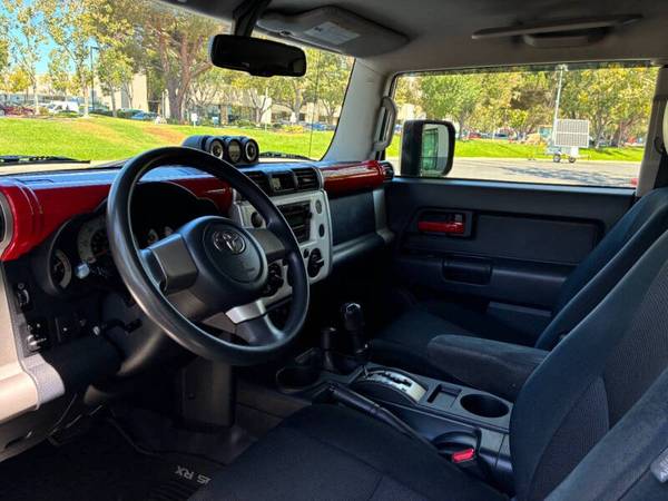 2010 Toyota FJ Cruiser 4WD - $13,250 (fremont / union city / newark)63469905972099122