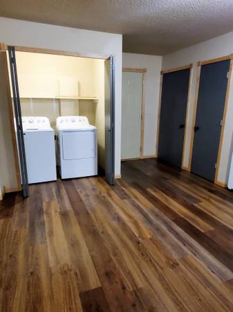 $1,150 / 2br - 750ft2 - 2 Bdrm, 2nd Floor Apt, Private Deck, W/D In Unit - 308 #7 (308 Willow Street #7, Somerset, WI)64048421295234124