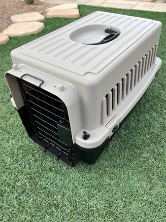 DOG CRATE SMALL 1