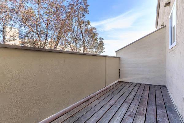 $2,160 / 1br - 662ft2 - Mirrored Closet Doors, 1BD 1BA, In Pleasant Hill (concord / pleasant hill / martinez)63686103286913124