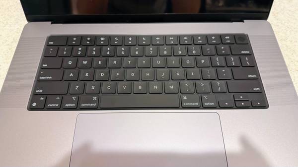 Apple MacBook Pro 16