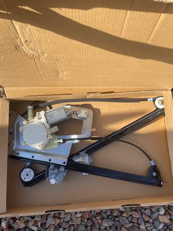 BMW E39 Front Driver Window Regulator & Motor 1