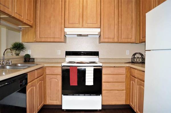 $1,935 / 3br - 1228ft2 - SPACIOUS DOWNSTAIRS 3X2! DETACHED GARAGE! BEAUTIFUL COMMUNITY! (FRESNO)64008333637123124