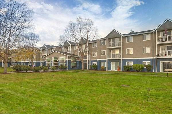 $1,338 / 1br - Mantenimiento en el lugar, alfombra, 1B/1B (1717 Sheridan Road, Bremerton, WA)63799910009601123