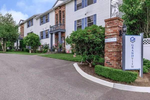 $1,699 / 1br - 950ft2 - Wow! This 1 Bedroom is simply stunning! Visit today! 950 Sq Ft! (University Place)64031136433922120