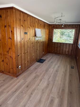 $1,650 / 3br - 1900ft2 - Unique - Live / Work Home for Lease! (Rossville)63993223358338122