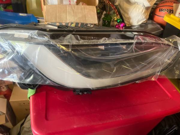 New right headlight Tesla model x 1