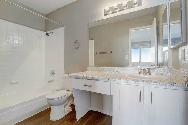 $985 / 1br - 630ft2 - Refrigerador, 1bd 1ba, Ubicado en Las Vegas (5101 E Twain Ave, Las Vegas, NV)63859502131203120