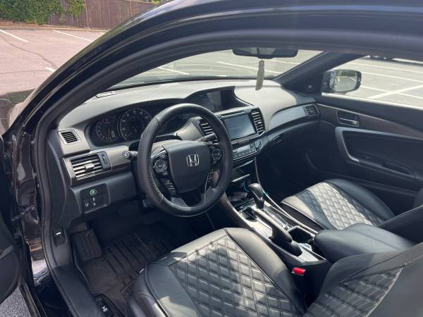 2016 - HOND ACCORD XL COUPE LOADED - 20,500 MILES - $22,500 (ELMONT)63654714762753124