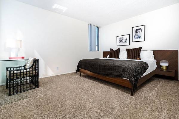 $3,265 / 3br - 1250ft2 - Private Balcony, Sparkling Pool, Lush Landscaping, Fitness Center63668253623553123