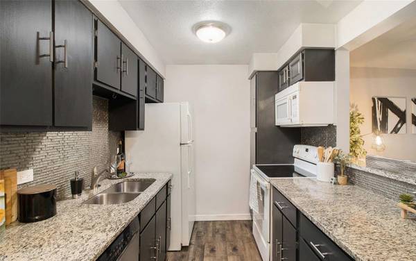 $2,050 / 1br - 890ft2 - Enjoy 24/7 security. A gated garage with assigned parking convenient, (oakland downtown)63933765856898123