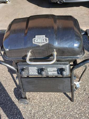 Gas bbq grill. - $15 (Altoona)63471093617539120