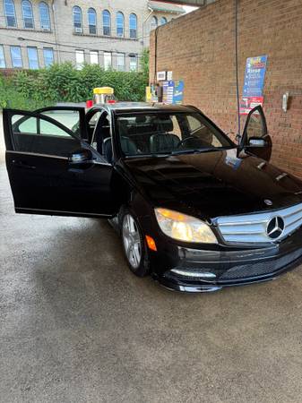 $8000.00 obo 2011 Mercedes Benz C300 - $8,000 (Denver)63619746726529124
