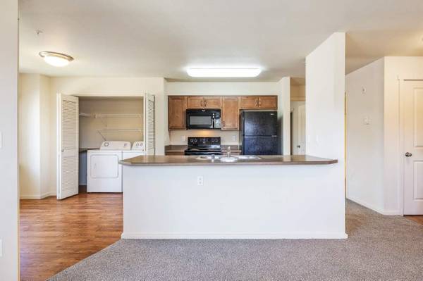 $1,123 / 1br - 1/hab 1/ba, Área de juegos espaciosa, Piscina al aire libre (5501 W Hildebrand Blvd, Kennewick, WA)63662908700033124