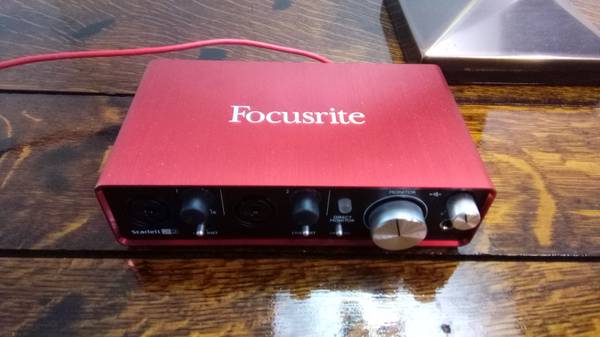 Focusrite scarlett 2I2 second generation 1