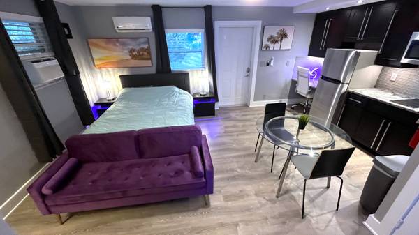 $1,199 / 350ft2 - Estudio moderno con cocina completa, amueblado completamente, servicios incluidos, disponible 1/10 (Daytona Beach)63791575490947121