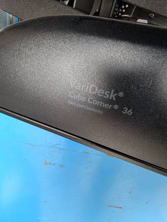 Varidesk Professional 40 y 36, $125 y $95 - $1 (Tracy)63471027046915122