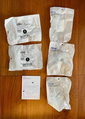CPAP supplies: 5 size small, nasal cushions for Philips Respironics Dreamwear 1