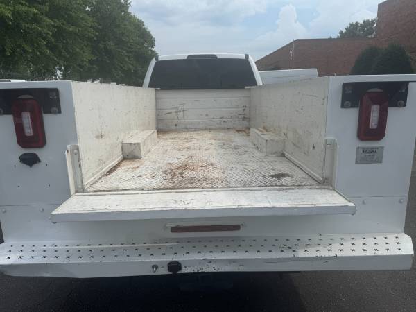 2019 Ford F350 XLT Super Duty Crew Cab 4x4 Service Body - $27,950 (Charlotte NC)63613491095425124