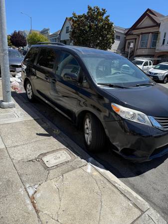 2015 Toyota Sienna LE - $7,50063613208065025122