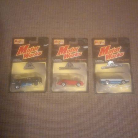 4 newin pkgs 95-97 Maisto Motor Works Diecast Metal cars (all 4for$18) 1