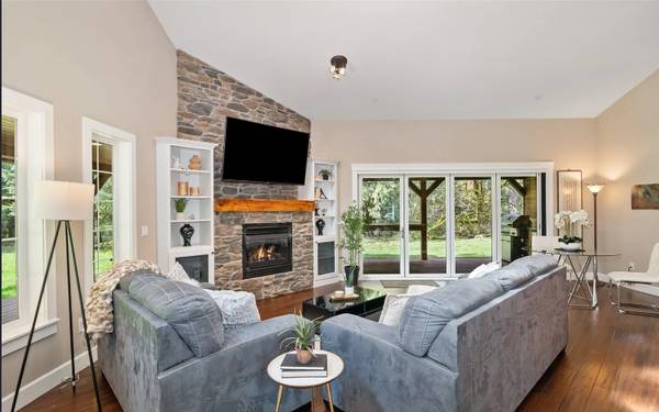 $1,250,000 / 3br - 4077ft2 - Nature Lover's Paradise | 5 Acres, Creek, Barn, Multi-Generational (Woodland)63867269702787121
