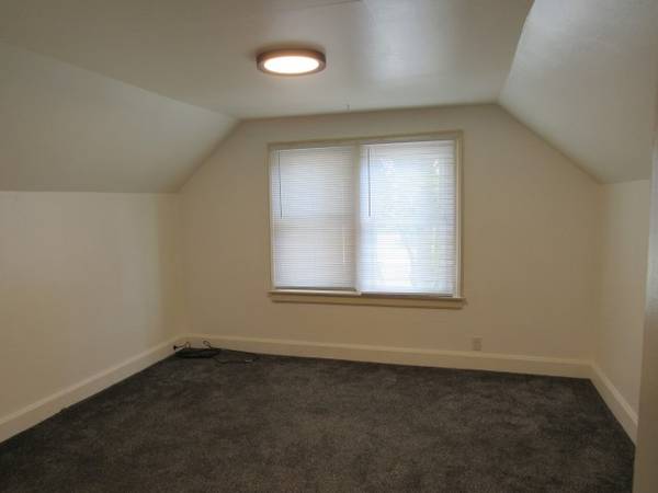 $700 / 1br - 1307/A Superior - 1 Bedroom Upper (Sheboygan)63813311916931121