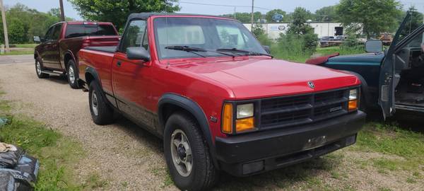 Raro convertible Dodge Dakota 1989 - 30.731 millas - $13.000 (Faribault)63480853391873121